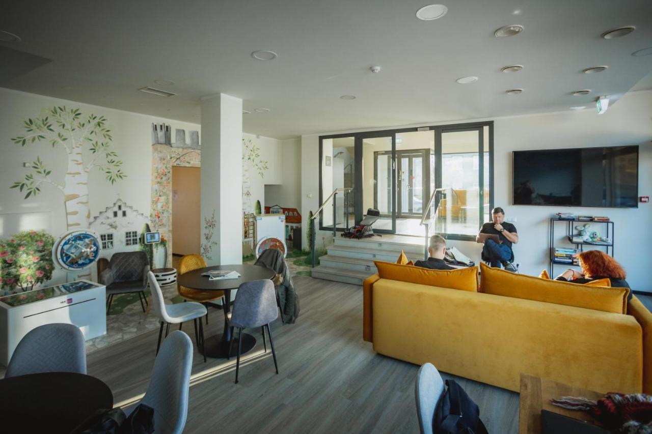 Hotel Nospa Kuressaare Esterno foto