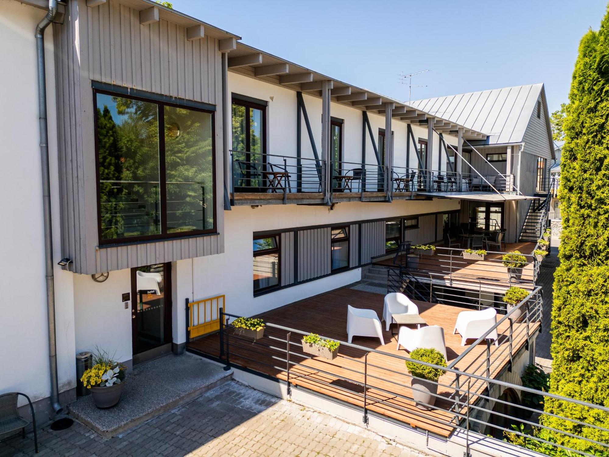 Hotel Nospa Kuressaare Esterno foto