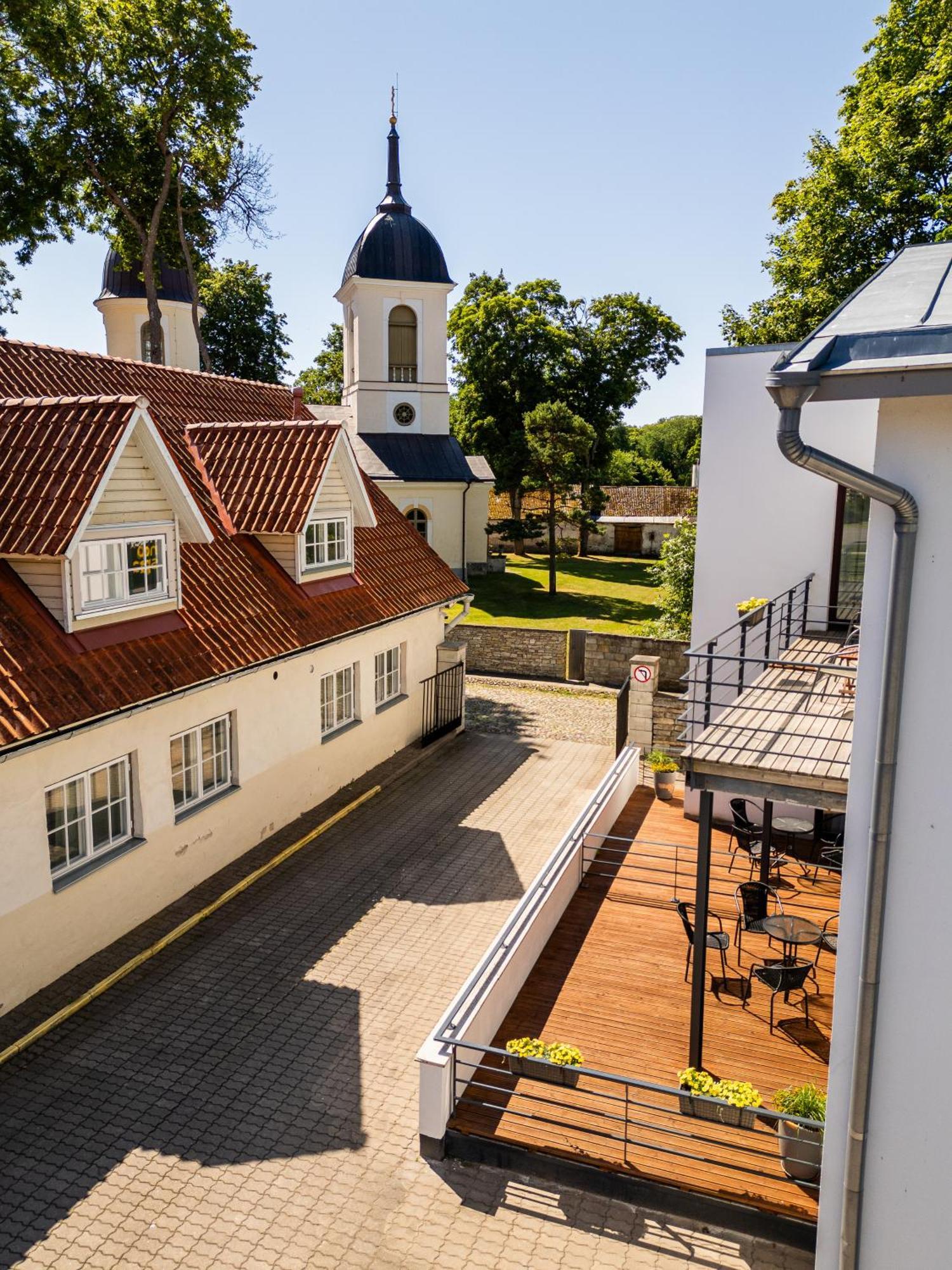Hotel Nospa Kuressaare Esterno foto